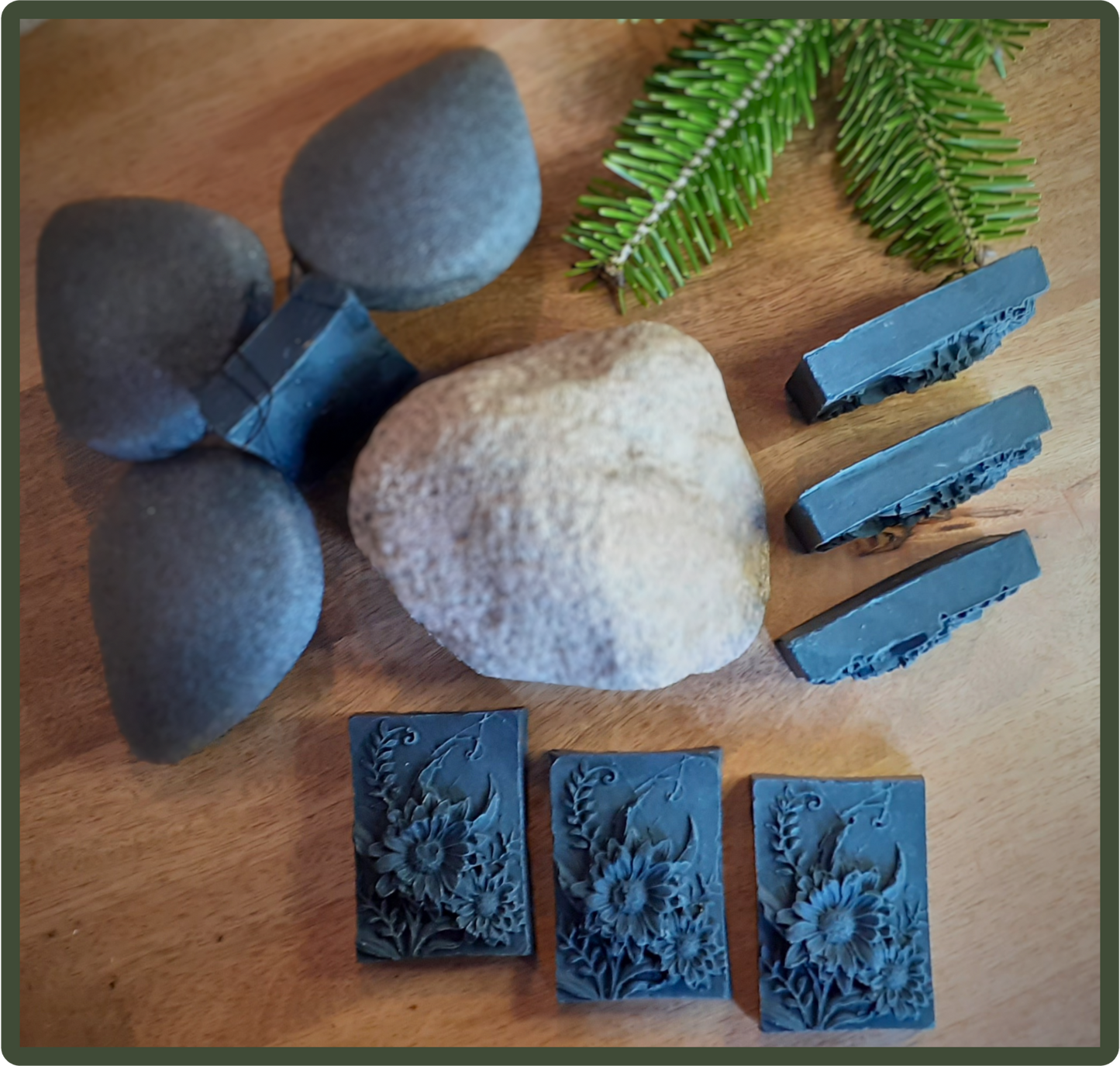 Rocher charbonneux ❀